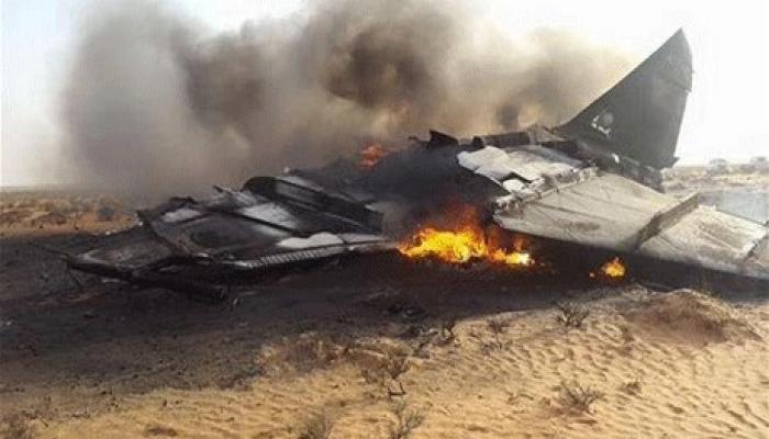 سقوط طائرة تدريب عسكرية في حي سكني في تكساس