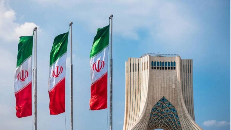إيران تحذّر الجوار وتتهم إسرائيل بالتخريب