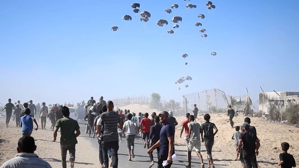 الأردن يشارك بتحالف دولي في إيصال 62 طن مساعدات إنسانية إلى قطاع غزة