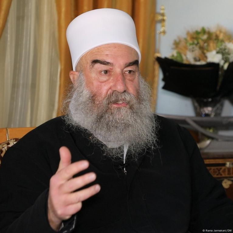 الهجري يعلن خطوات استراتيجية للحفاظ على الدروز