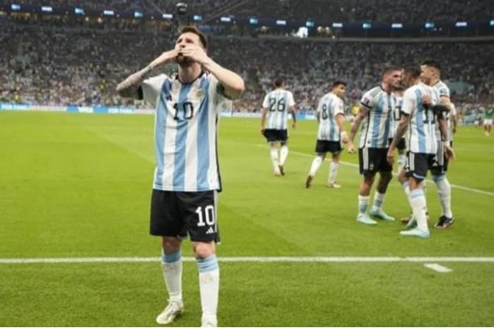 ميسى يودع ملاعب الأرجنتين بالفوز على فنزويلا بثلاثية