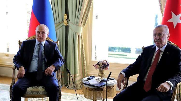 لقاء قصير بين بوتين وأردوغان عقب قمة اسطنبول الرباعية