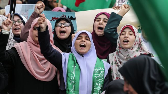 صحف بريطانية تناقش معاناة الأمهات في غزة والصراع الإقليمي في السودان و”إجبار المهاجرين” على القتال في ليبيا