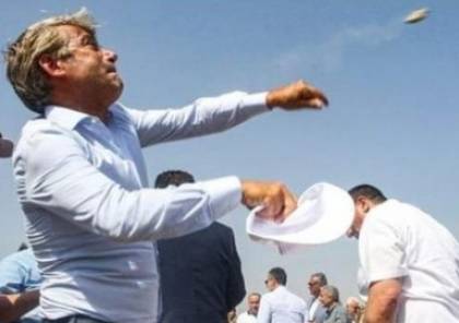 أدرعي ينشر صورة لوزيرين لبنانيين ويعلق