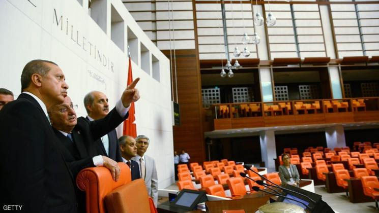 العدد بلغ 125 ألف..تركيا تفصل أكثر من 4000 موظف عمومي في مرسوم جديد