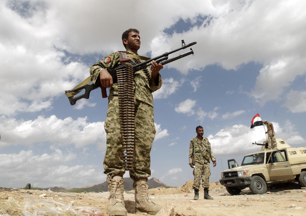 الجيش اليمني يعلن سيطرته الكاملة على مطار الحديدة