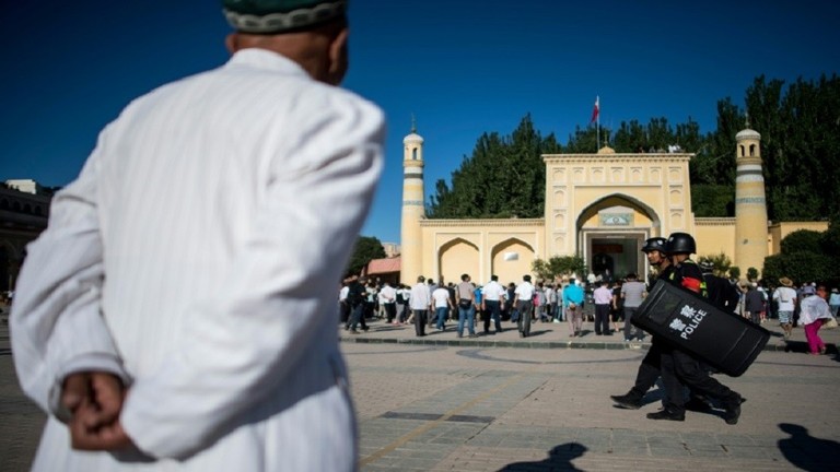 مواجهة علنية بين الصين وأمريكا حول الأويغور