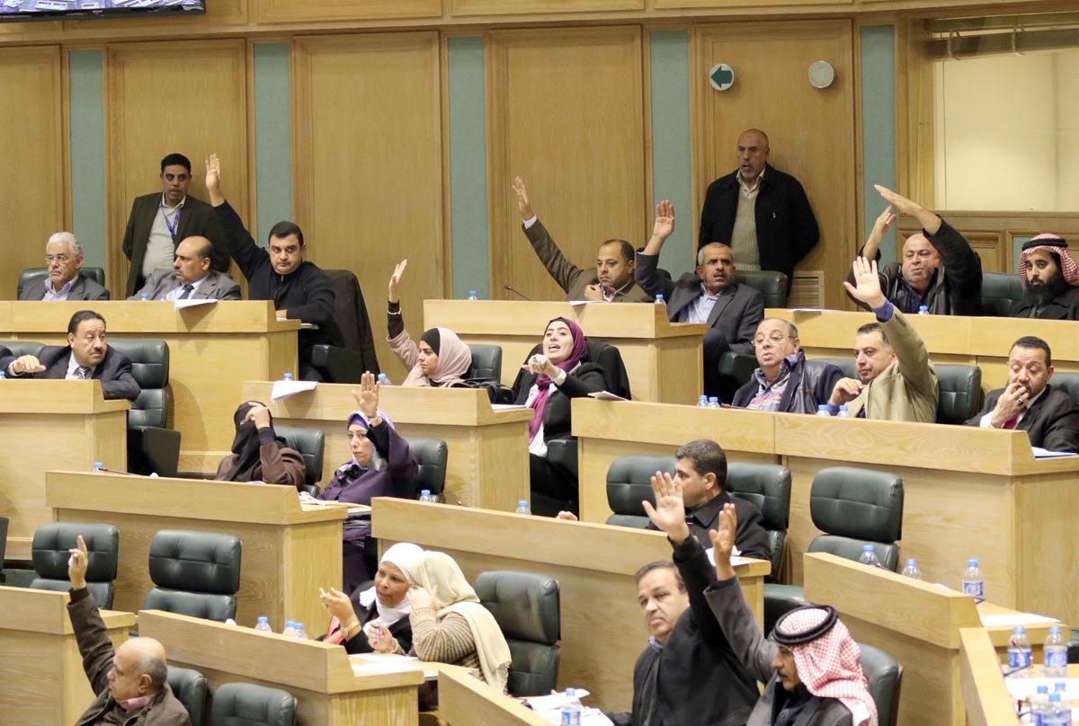 البرلمان الأردني يطالب الحكومة بإلغاء اتفاقية الغاز مع تل أبيب