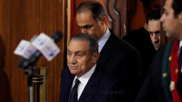 للمرة الأولي منذ خطاب التنحي.. مبارك يخرج عن صمته ويتحدث
