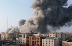 رغم التهدئة.. طائرات الاحتلال تقصف عدة أهداف في قطاع غزة والفصائل ترد