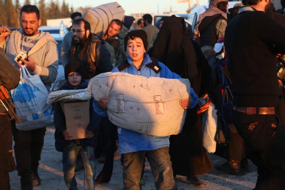 سوريا:ألاف المدنيين والمقاتلين ينتظرون استئناف عملية إجلائهم من حلب