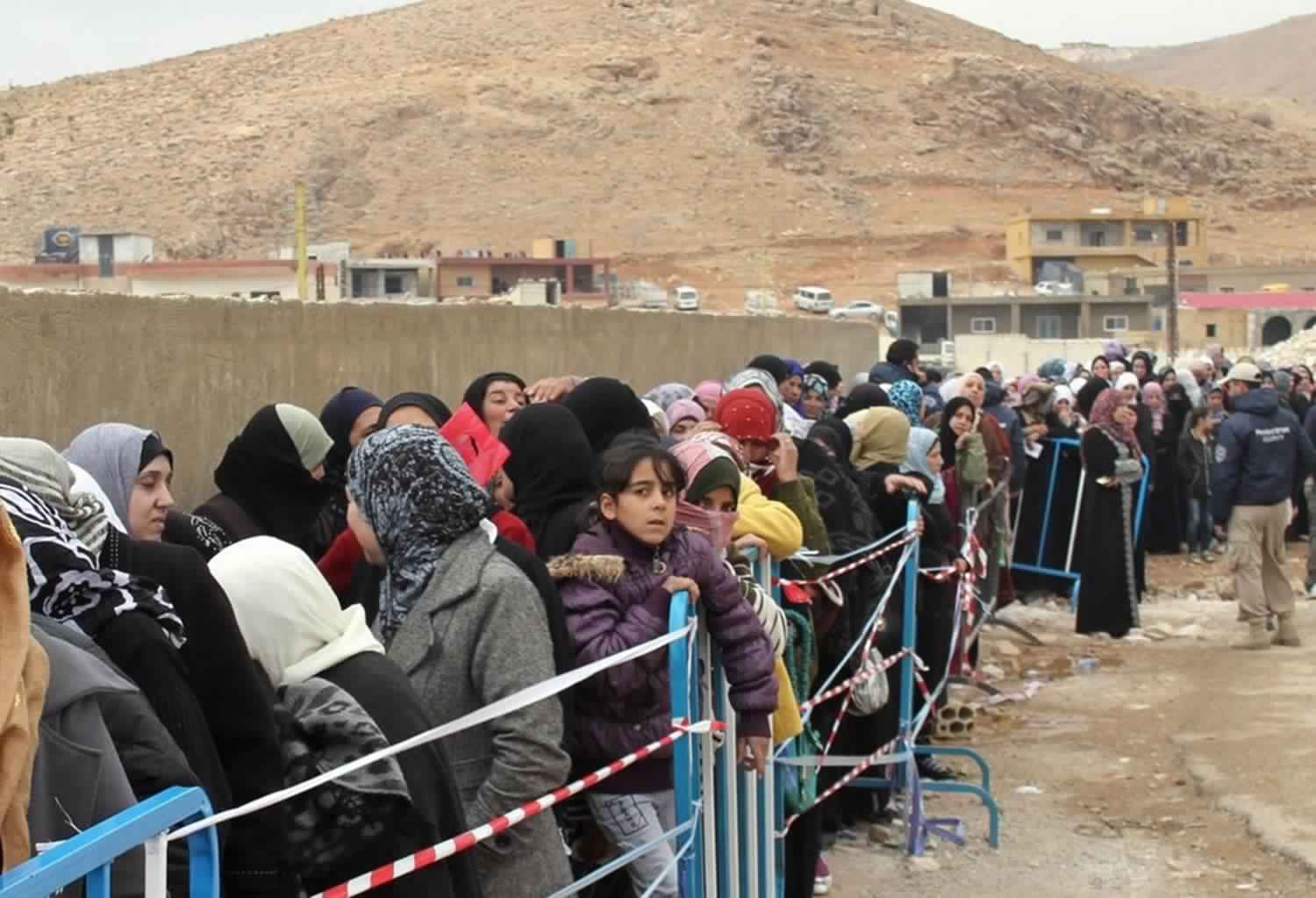 انطلاق عمليات العودة الطوعية لقرابة 1000 نازح سورى إلى بلادهم من لبنان