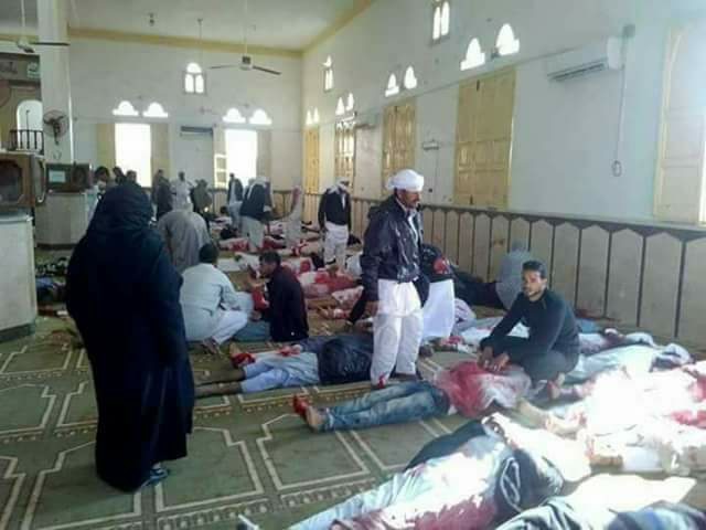 مصر: ارتفاع عدد ضحايا الحادث الإرهابي الذي استهدف مسجد بالعريش لـ184 قتيل و 125 مصابا
