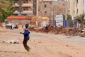 “إنها حربهم وليست حربنا”.. سودانيون يناشدون وقف الدم