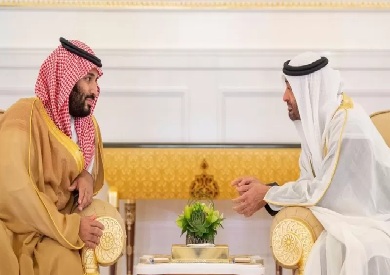 الجارديان: البيت الأبيض في «مواجهة نفطية» مع السعودية والإمارات