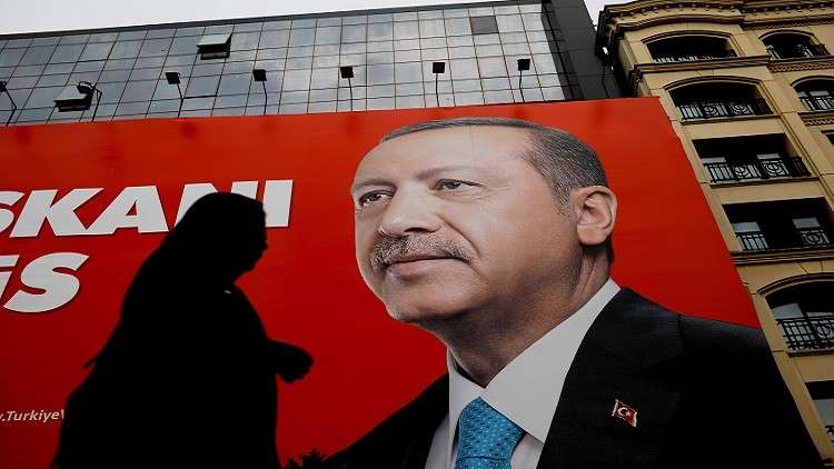 هيئة الانتخابات التركية تحقق في خروقات لمؤيدي أردوغان