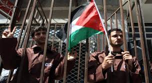 إضراب للأسرى الفلسطنيين فى سجون الاحتلال احتجاجًا على تقليص زيارات الأهالى
