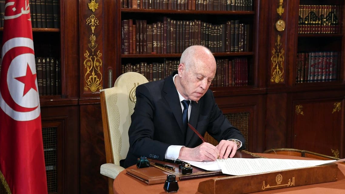 تونس تترقب خارطة الطريق بعد القرارات الاستثنائية
