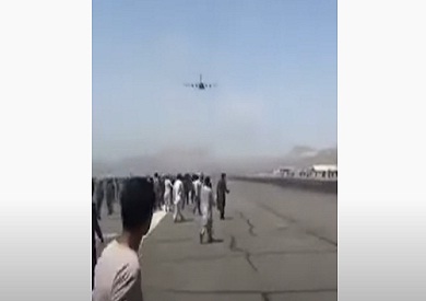 صحيفة عمانية: مشهد سقوط أفغانستان أقرب إلى التراجيديا المضحكة المبكية