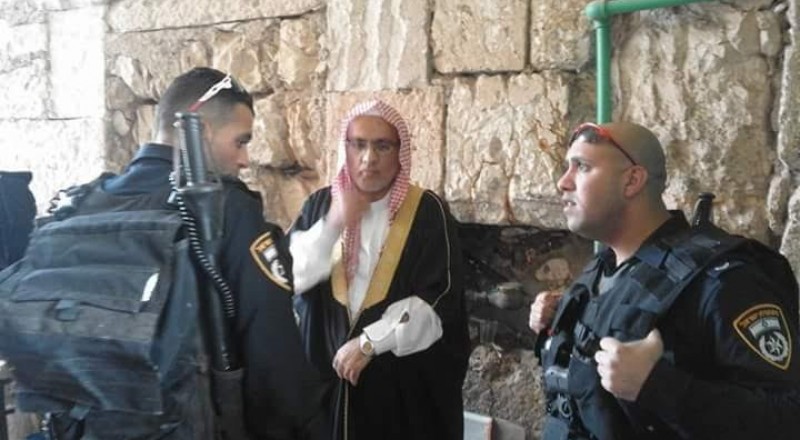 فلسطين:الإحتلال يفرج عن خطيب الأقصي بعد بضع ساعات من القبض عليه