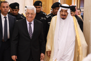العاهل السعودي مهنئًا عباس: المصالحة الفلسطينية أثلجت صدور العرب والمسلمين