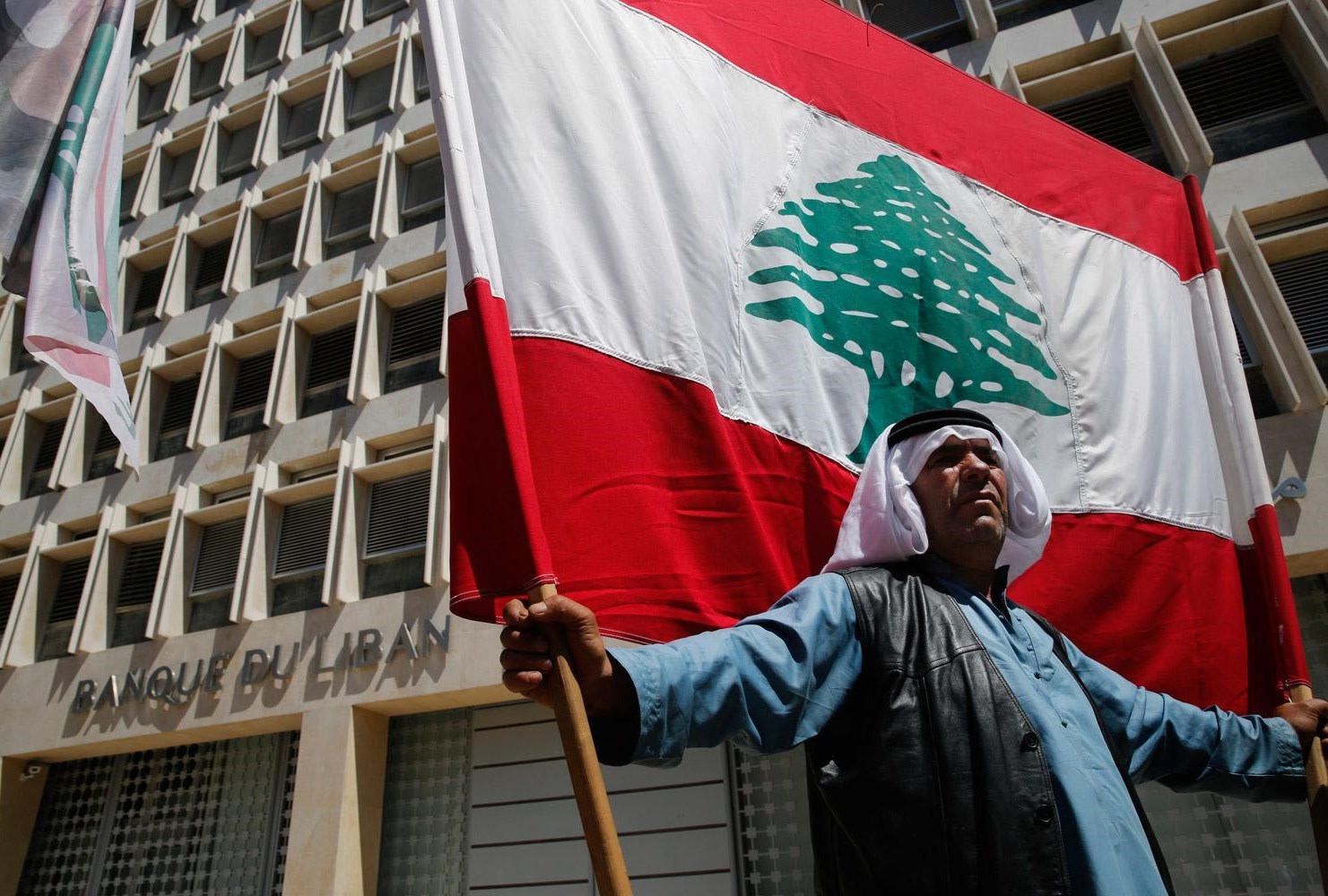 لبنان مُهدد بالتعرض لخطر “الزوال الكامل”
