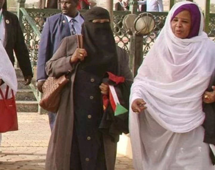 “نعمات” أول سيدة للقضاء في السودان