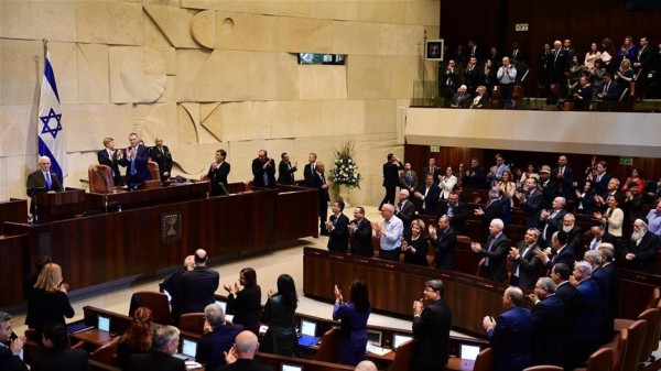 بينيت يحذر من سقوط الائتلاف خلال أسبوعين