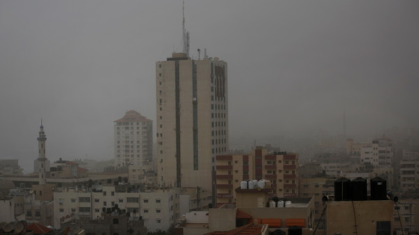 مقتل ناشط فلسطيني ثانٍ في انهيار نفق بوسط قطاع غزة