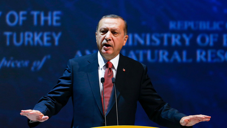 أردوغان يدعو “إلى توحيد الجهود لإحلال السلام في سوريا والعراق”
