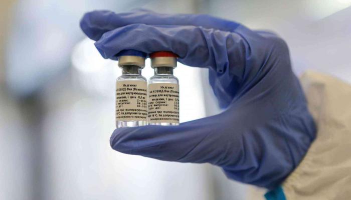 لقاح كورونا الروسي ينافس لقاح فايزر ومودرنا بالسعر