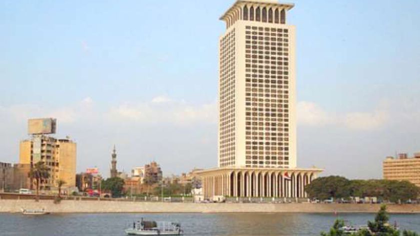 مصر تعلن تضامنها مع الحكومة اليمنية في حادث قاعدة العند
