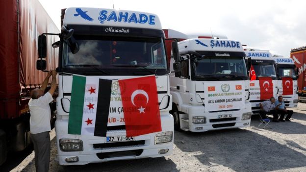 الغارديان: آلاف السوريين يهجرون منازلهم مع اقتراب الحملة العسكرية على إدلب