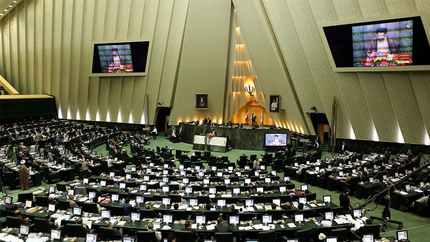 البرلمان الإيراني بدون رئيس