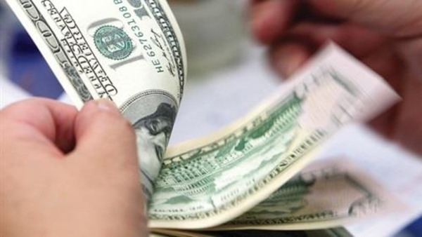 الدولار يرتفع بعد تسجيل أسوأ أداء أسبوعي في 3 أشهر