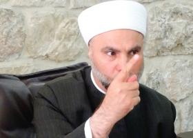 خطيب الأموي: “داعش” قطعوا أذني وأجبروني على أكلها