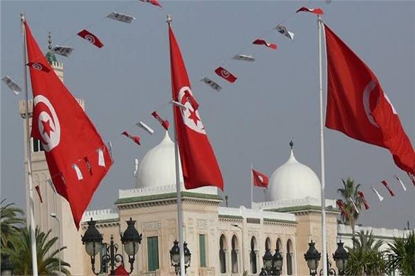 تونس تطلق أول محطة عائمة لإنتاج الكهرباء من الطاقة الشمسية