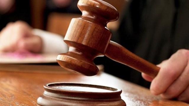 أنباء عن تنحي القاضي المكلف بالتحقيق في انفجار بيروت