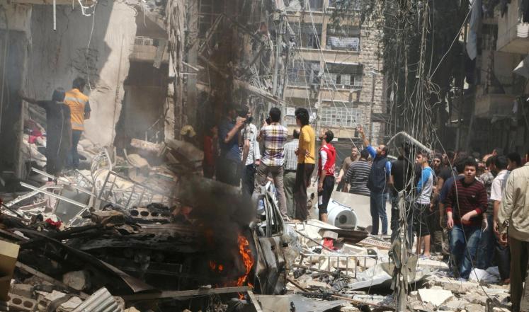 عشرات القتلى والجرحى بغارات على حلب ودرعا
