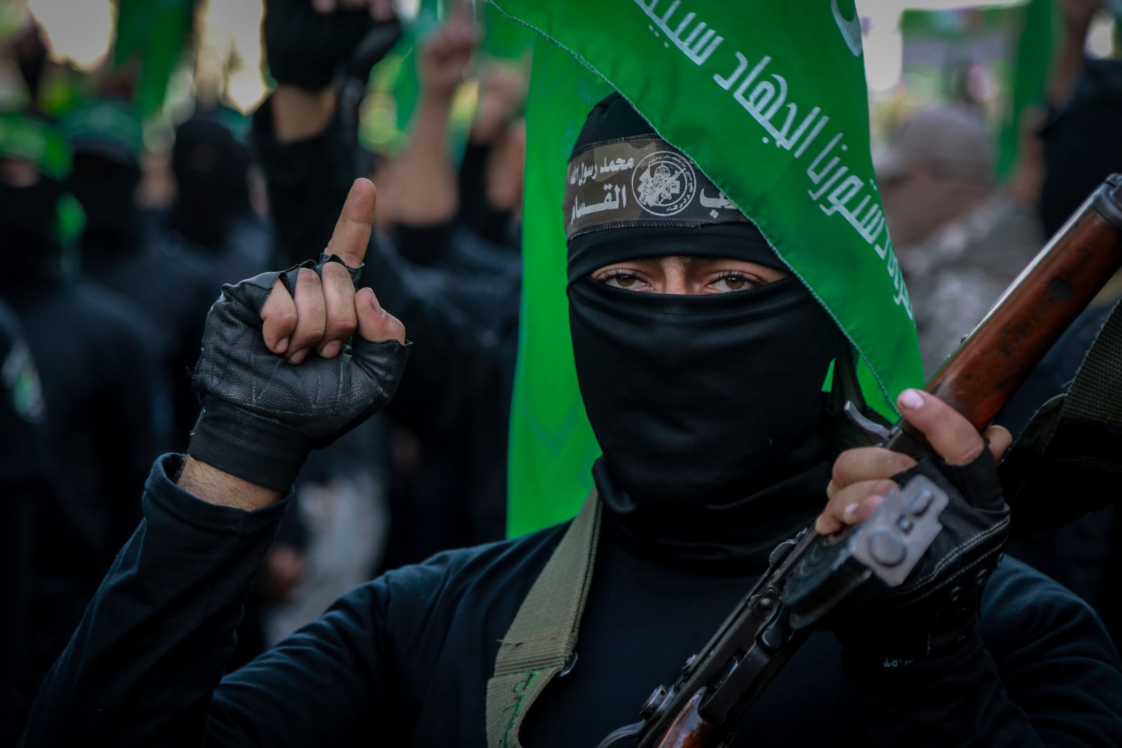 فلسطين:”حماس” تطالب “فتح” رفع الحصار أو الاستقالة