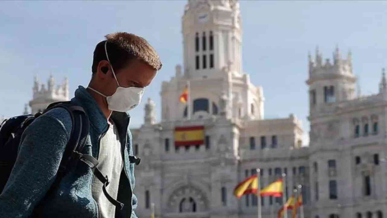 إسبانيا تعلن مراقبة المواطنين الرافضين لتلقي تطعيم كورونا