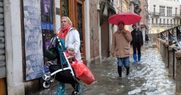 مصرع سبعة أشخاص جراء أمطار غزيرة في إيطاليا