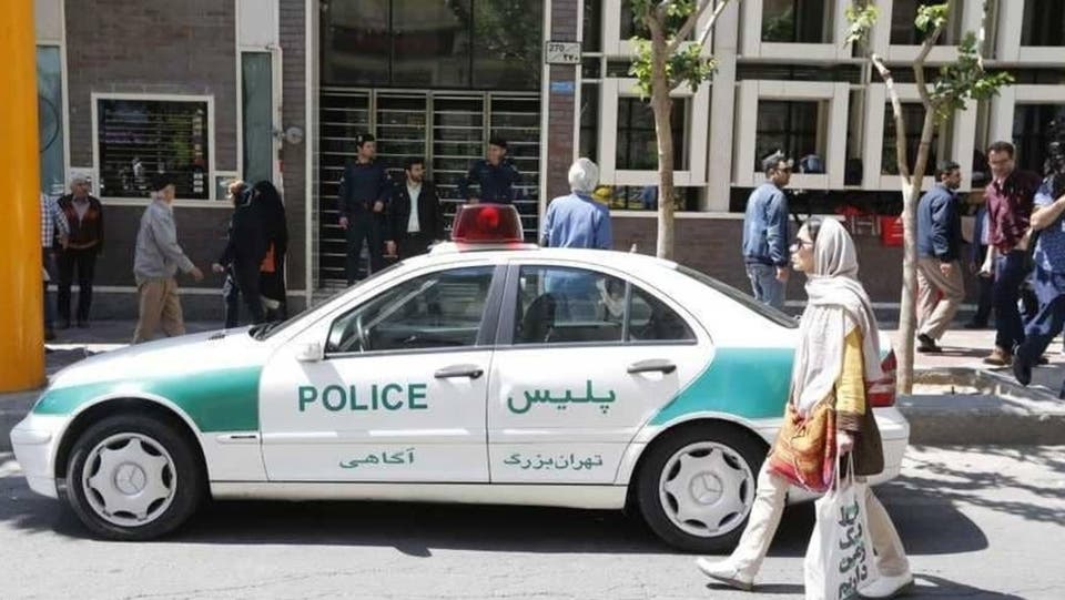 إيران تعتقل ديبلوماسيين عراقيين.. والأمن يعتدي عليهما