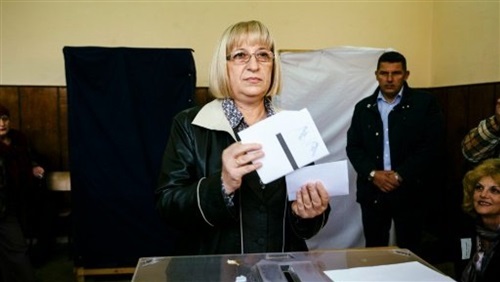 الأسبان يتوجهون إلى صناديق الاقتراع في انتخابات برلمانية مبكرة