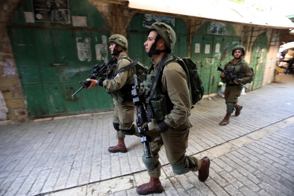 فلسطين: مواجهات مع الاحتلال الإسرائيلي وسط الخليل أسفرت خسائر