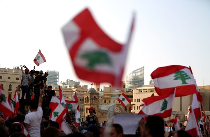 استمر احتشاد المتظاهرين اللبنانيين في عموم البلاد