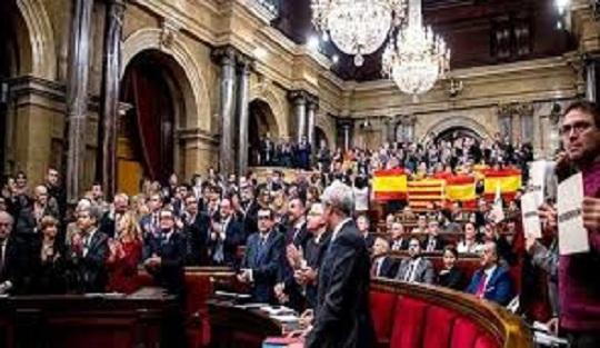 المحكمة الدستورية في إسبانيا تعلق قانون استفتاء كتالونيا