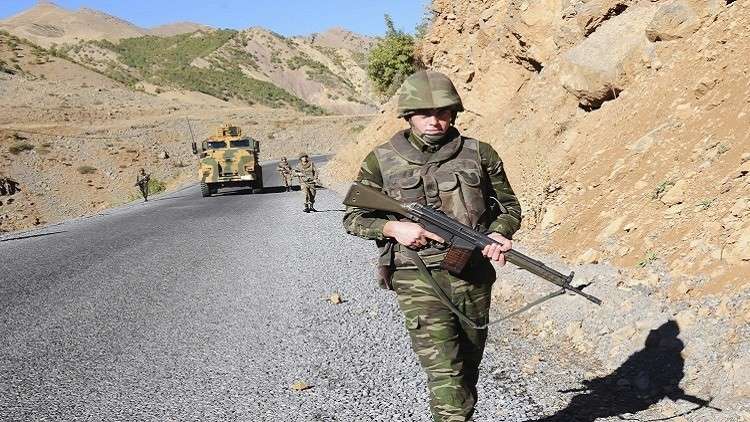 مقتل جنديين تركيين في مهمة قتالية بسبب سوء الأحوال الجوية