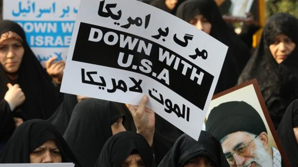 إيران تحذف نغمة “الموت لأمريكا” من اتصالاتها الخليوية
