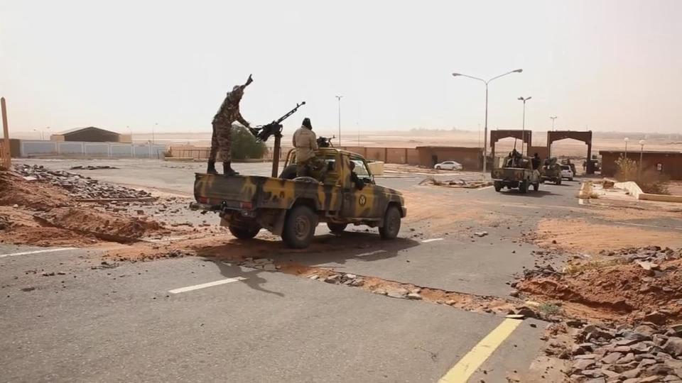 ليبيا.. اشتباكات عنيفة بين الوفاق والجيش الوطني بطرابلس